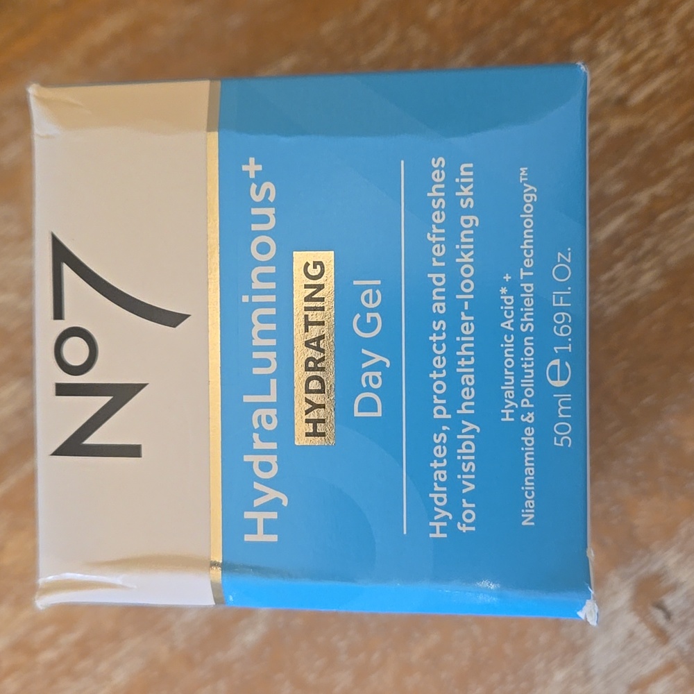 No7 HydraLuminous+ Hydrating DAY Gel **NIB** - Picture 2 of 5